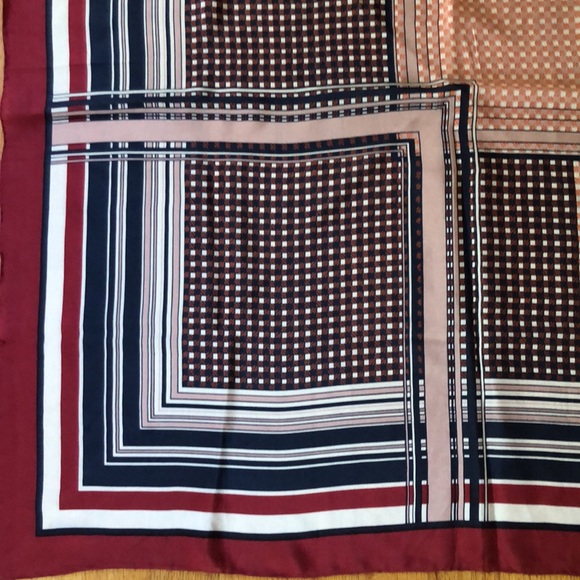VTG Trendy Geo Square Scarf. Red, cream, blue, orange, white - Picture 5 of 13
